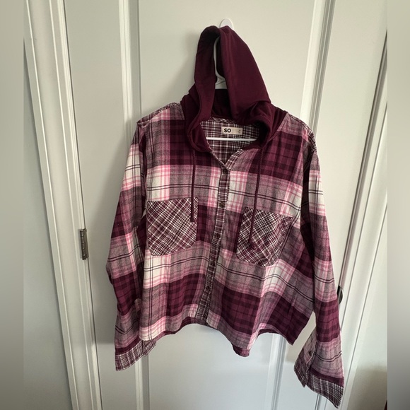 SO Tops - NWT- SO brand juniors plus size, cropped hooded flannel shirt, size 2x